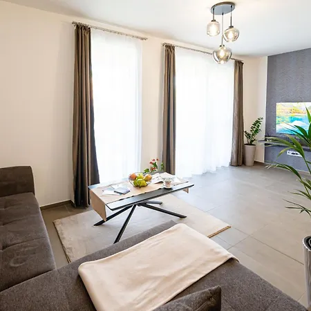 Alexander * Debrecen